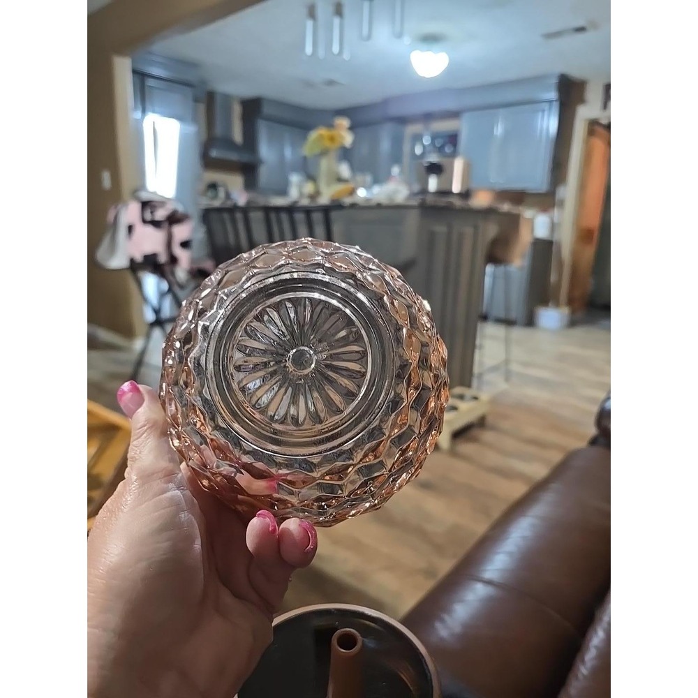 Vintage Pink Depression Glass Bowl Diamond Pattern Scalloped Sawtooth Rim - Picture 3 of 3